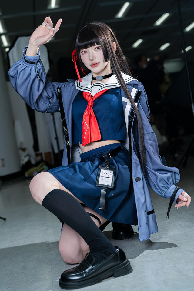 水手服回眸绝美反差萌：水澄su的朽叶千咲COS惊艳池袋Acosta！