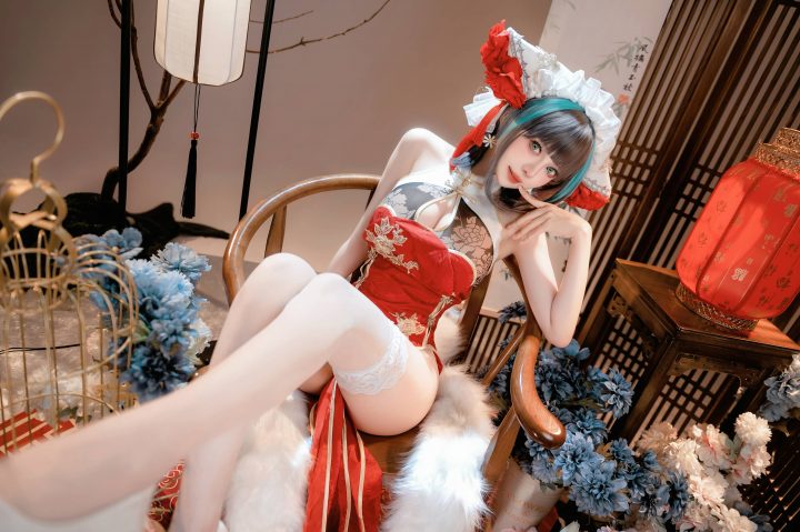 碧蓝航线新年奇遇：Shika小鹿鹿COS演绎新年柴郡的俏皮与神秘
