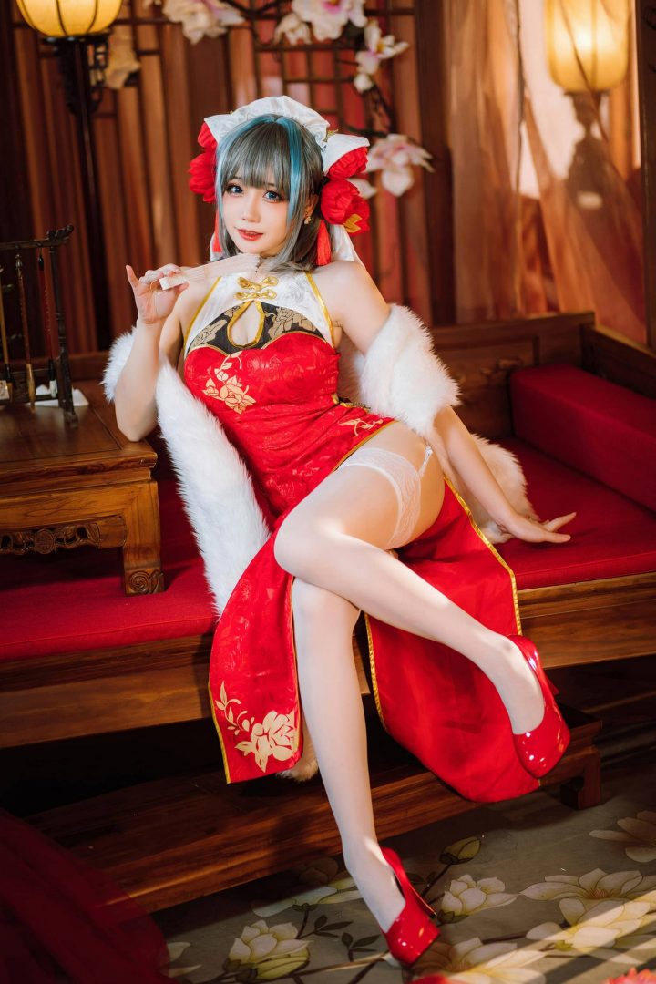 醉卧暖光里的灵动猫娘：焖焖碳COS还原旗袍柴郡的纯欲天花板