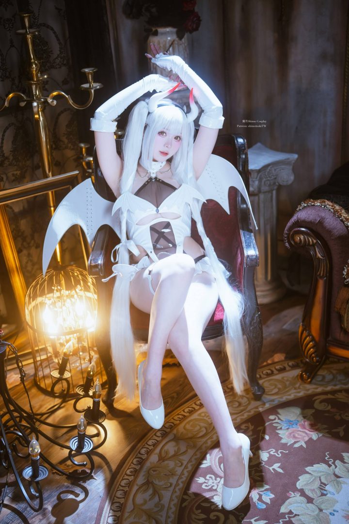 霜月Shimo白色恶魔COS｜演绎Blanc Demon的冷艳与神秘魅力