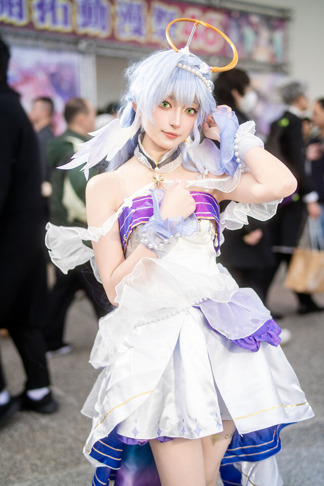 二次元歌姬本尊？Turq_KJ.知更鸟COS惊现FF展美腿与神秘感拉满
