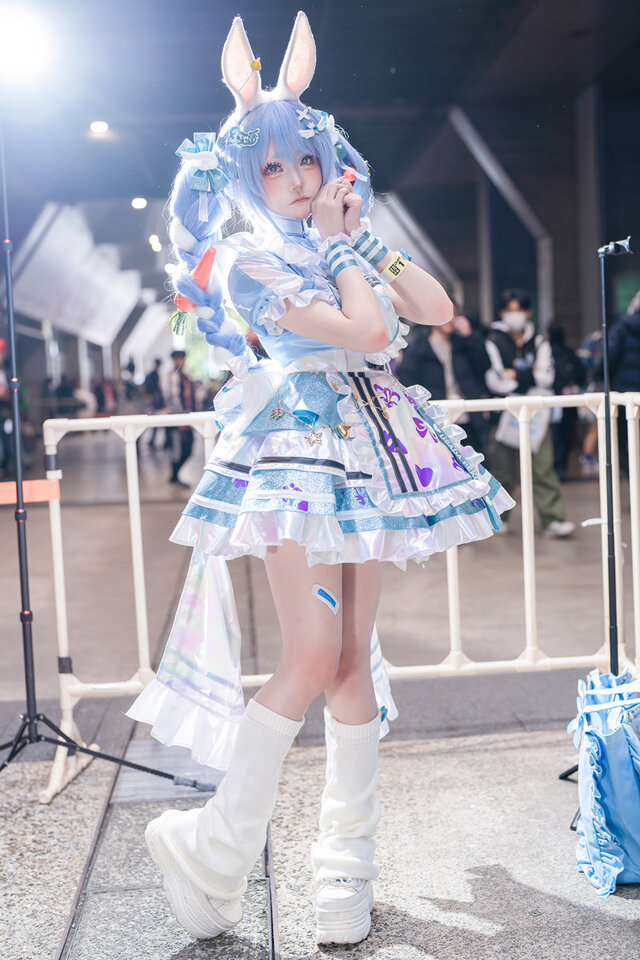 花崎Makura兔田佩克拉cos惊艳亮相Hololive SUPER EXPO现场