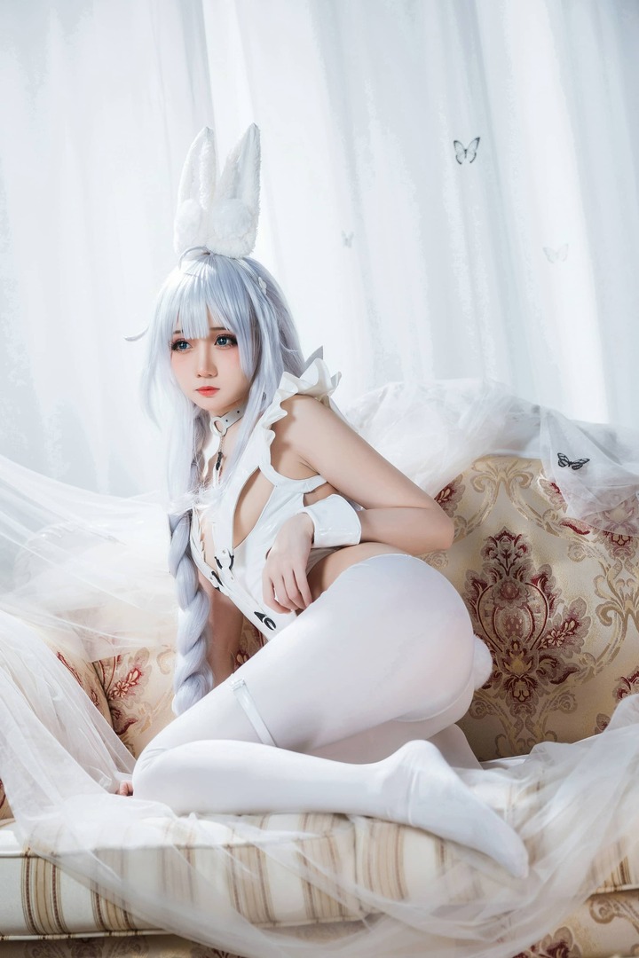 碧蓝航线兔子恶毒COS:焖焖碳演绎冷白梦境中的慵懒少女感 碧蓝航线兔子恶毒COS:焖焖碳演绎冷白梦境中的慵懒少女感