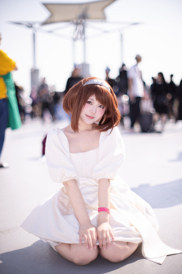 百越Rai丽日御茶子COS:白色礼服演绎英雄学院甜美英雄少女 百越Rai丽日御茶子COS:白色礼服演绎英雄学院甜美英雄少女