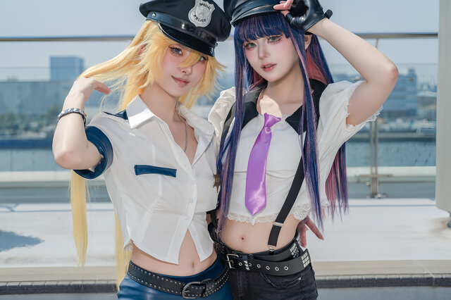 森下×衣星演绎潘迪与史朵巾COS，双警花造型还原经典魅力