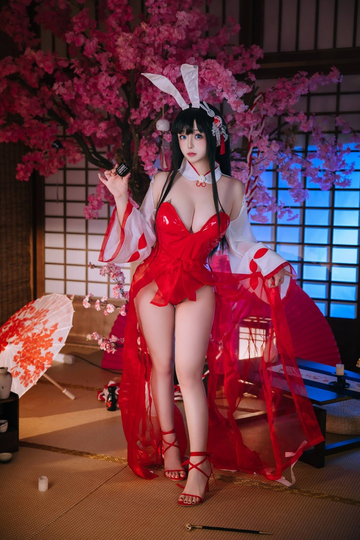碧蓝航线大山COS赏析:日奈娇兔女郎造型展现角色优雅魅力 碧蓝航线大山COS赏析:日奈娇兔女郎造型展现角色优雅魅力