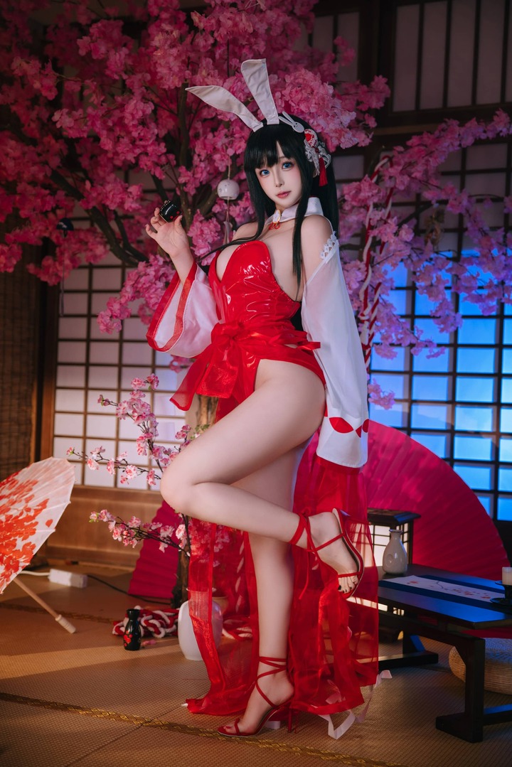 碧蓝航线大山COS赏析:日奈娇兔女郎造型展现角色优雅魅力 碧蓝航线大山COS赏析:日奈娇兔女郎造型展现角色优雅魅力