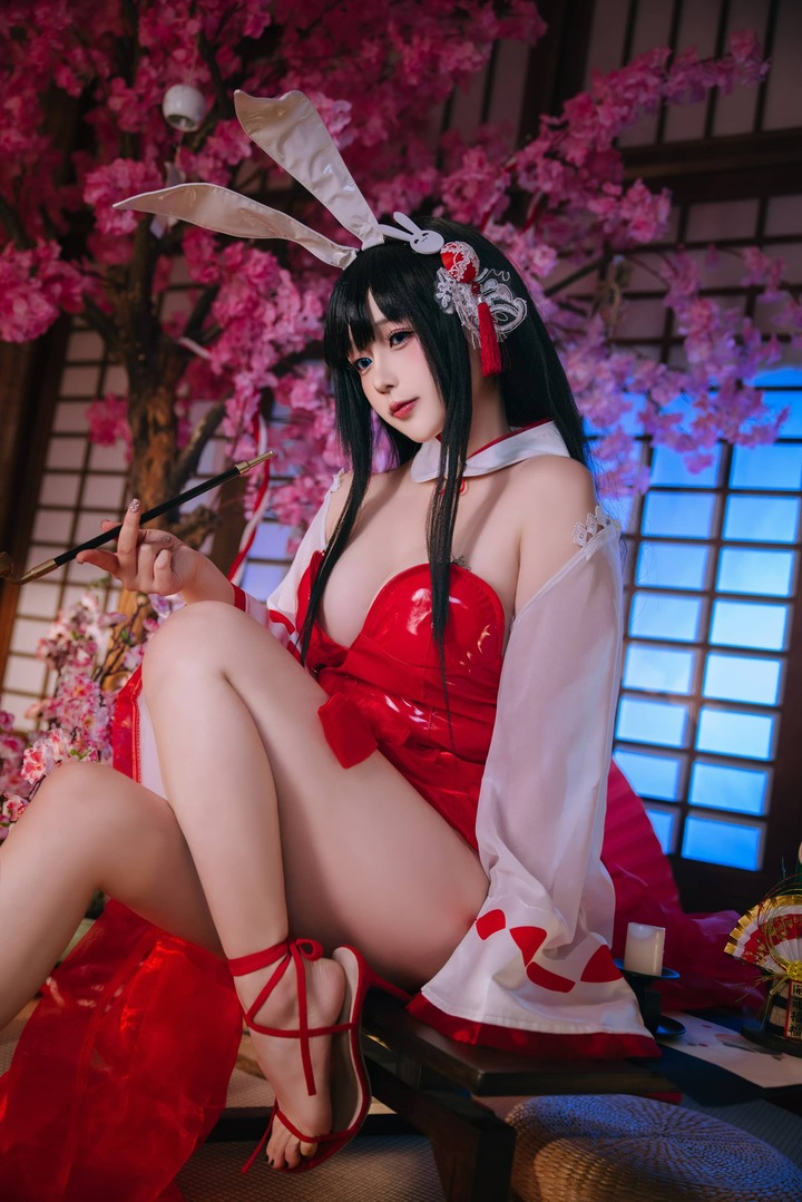 碧蓝航线大山COS赏析:日奈娇兔女郎造型展现角色优雅魅力 碧蓝航线大山COS赏析:日奈娇兔女郎造型展现角色优雅魅力