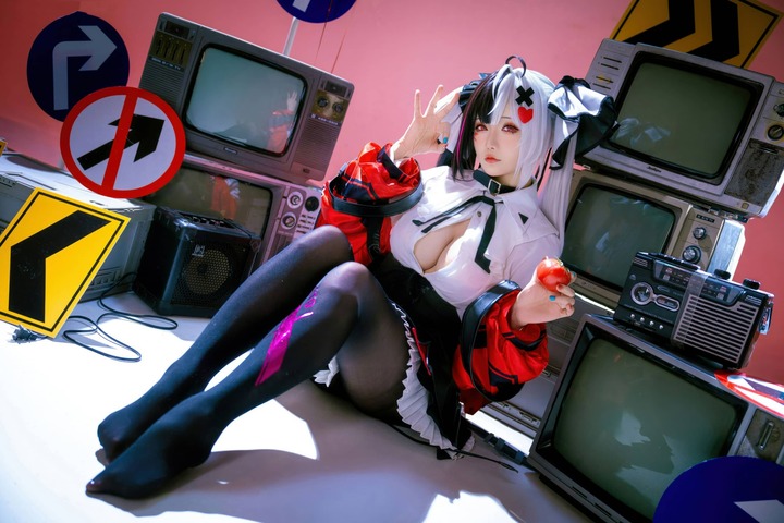 星之迟迟安魂曲cos赏析:演绎异环复古都市美学尽显角色魅力 星之迟迟安魂曲cos赏析:演绎异环复古都市美学尽显角色魅力