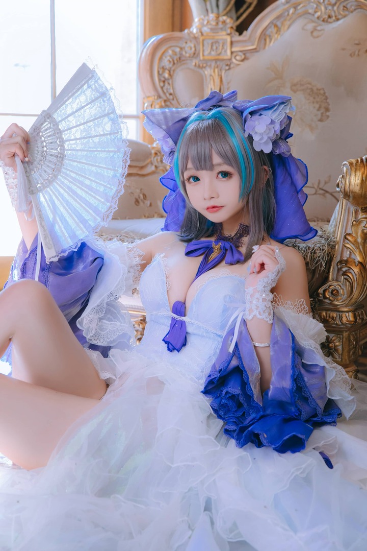 碧蓝航线柴郡cos赏析：日奈娇婚纱版演绎猫系舰娘的梦幻魅力