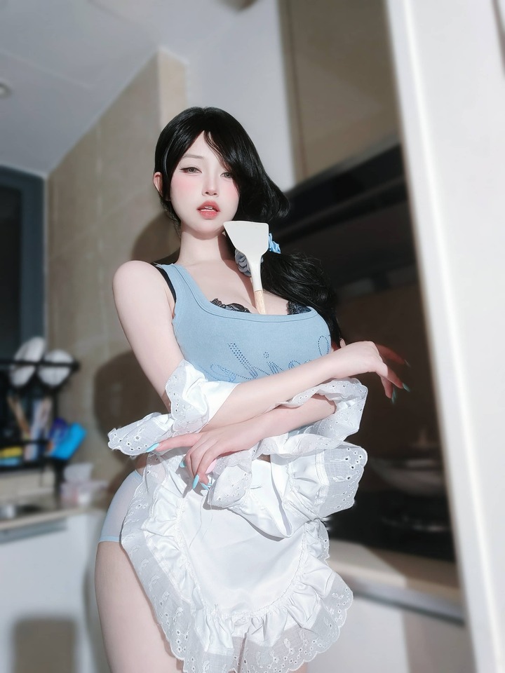 女主K美女厨房cos赏析:蓝白女仆造型演绎厨娘的清新又迷人 女主K美女厨房cos赏析:蓝白女仆造型演绎厨娘的清新又迷人