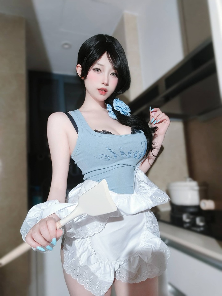 女主K美女厨房cos赏析:蓝白女仆造型演绎厨娘的清新又迷人 女主K美女厨房cos赏析:蓝白女仆造型演绎厨娘的清新又迷人