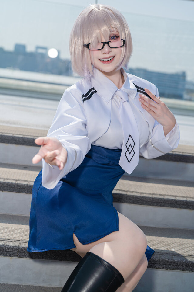 Kachasu玛修cos亮相AnimeJapan：眼镜制服造型温柔又吸睛