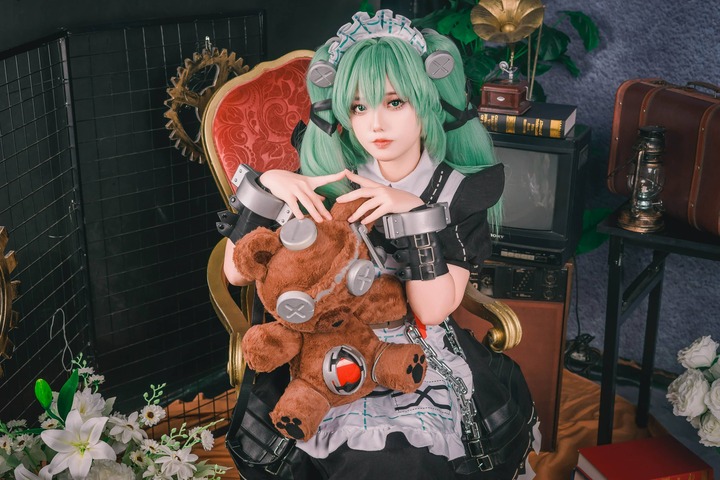 Messie Huang可琳·威克斯cos:女仆少女与机械感的融合魅力 Messie Huang可琳·威克斯cos:女仆少女与机械感的融合魅力