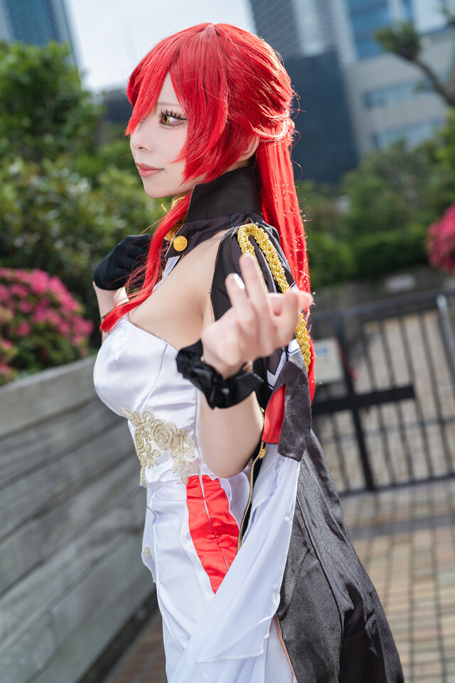 Mitamaru星穹铁道姬子cos:知性红发与高开叉礼服美翻全场 Mitamaru星穹铁道姬子cos:知性红发与高开叉礼服美翻全场
