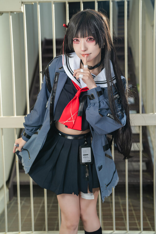 鸣潮朽叶千咲COS:天世Amase冷艳眼神诠释废墟感少女魅力 鸣潮朽叶千咲COS:天世Amase冷艳眼神诠释废墟感少女魅力