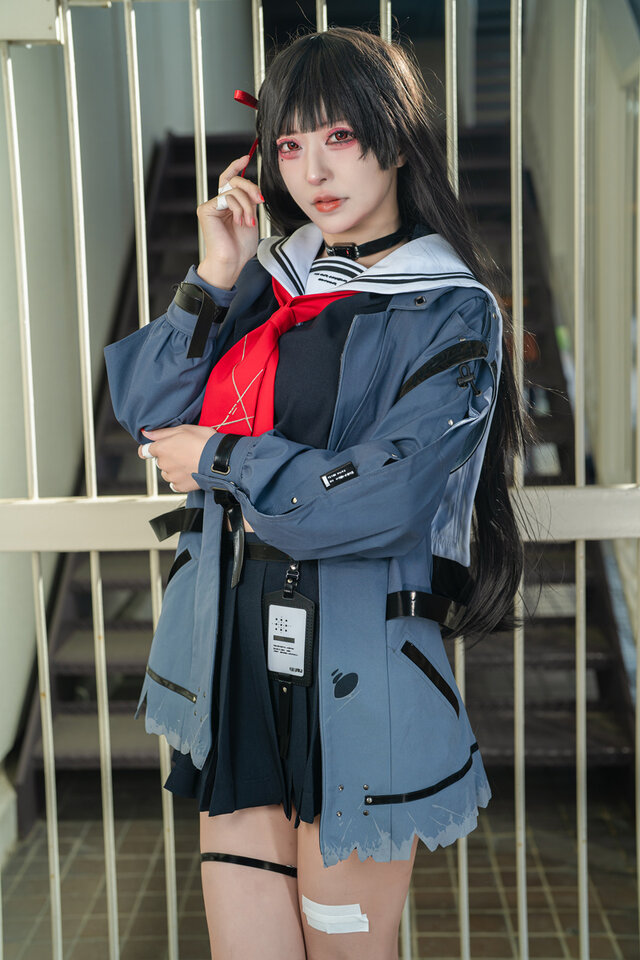 鸣潮朽叶千咲COS:天世Amase冷艳眼神诠释废墟感少女魅力 鸣潮朽叶千咲COS:天世Amase冷艳眼神诠释废墟感少女魅力