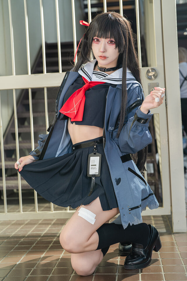 鸣潮朽叶千咲COS:天世Amase冷艳眼神诠释废墟感少女魅力 鸣潮朽叶千咲COS:天世Amase冷艳眼神诠释废墟感少女魅力