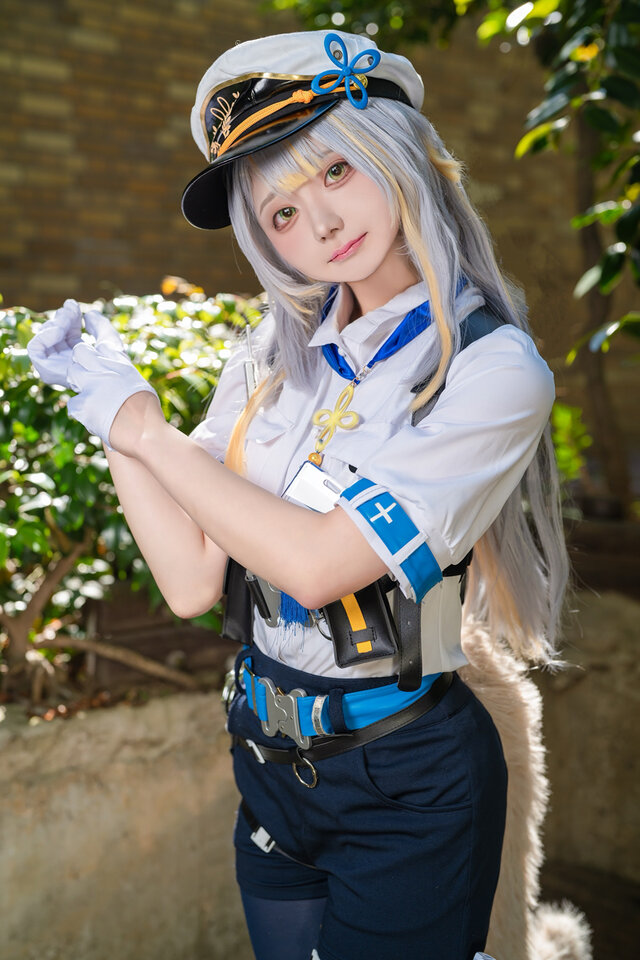 彩虹社栞叶瑠璃COS:汪Wan演绎白制服兽耳少女的治愈魅力 彩虹社栞叶瑠璃COS:汪Wan演绎白制服兽耳少女的治愈魅力