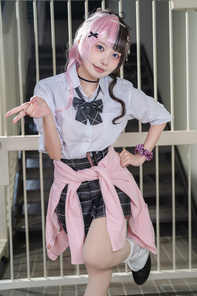 甜妹暴击!娜由《Vspo!》橘雏乃COS,JK制服眨眼萌翻全场 甜妹暴击!娜由《Vspo!》橘雏乃COS,JK制服眨眼萌翻全场