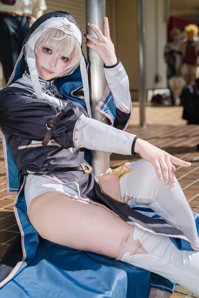星尤奈白银诺艾尔COS:HoloLive修女造型下的骑士团长魅力 星尤奈白银诺艾尔COS:HoloLive修女造型下的骑士团长魅力