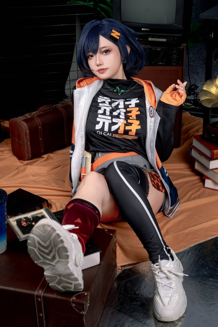 Messie Huang铃COS:演绎Random Play少女的灵动与魅力 Messie Huang铃COS:演绎Random Play少女的灵动与魅力