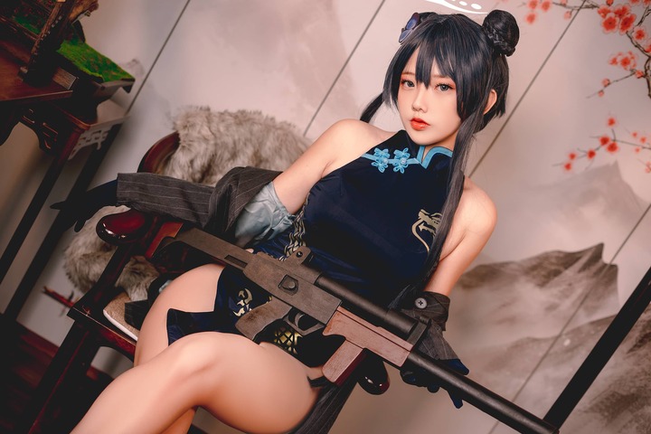 旗袍龙华妃咲COS:Messie Huang展现东方的优雅与力量感 旗袍龙华妃咲COS:Messie Huang展现东方的优雅与力量感