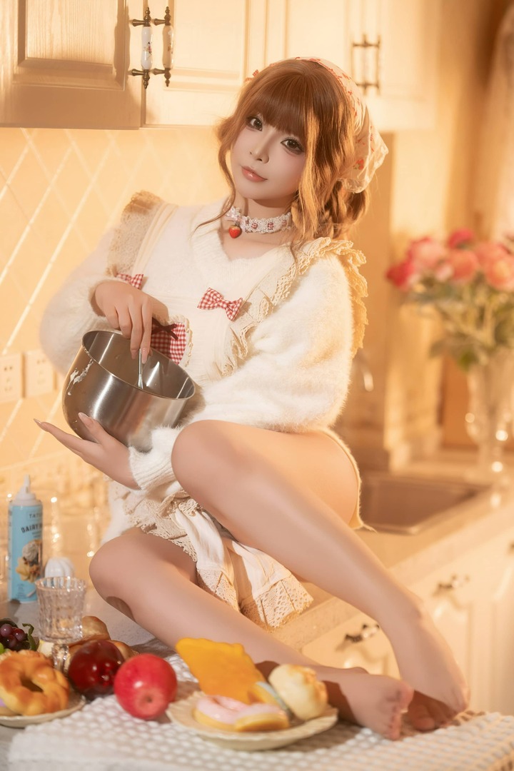 yuuhui玉汇冬日甜心小厨娘COS:厨房里温柔发酵的治愈甜意 yuuhui玉汇冬日甜心小厨娘COS:厨房里温柔发酵的治愈甜意