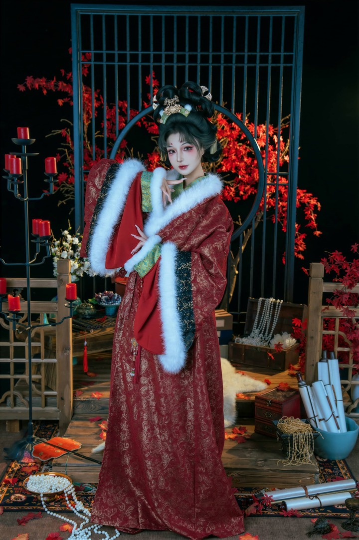yuuhui玉汇古装狐仙COS:狐仙的报恩红枫秋烛下的古风灵狐 yuuhui玉汇古装狐仙COS:狐仙的报恩红枫秋烛下的古风灵狐