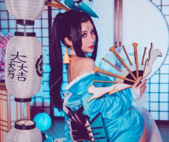 Rioko凉凉子化身《王者荣耀》不知火舞 [Rioko凉凉子cos作品]