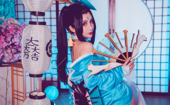 Rioko凉凉子化身《王者荣耀》不知火舞 [Rioko凉凉子cos作品]