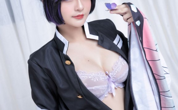 coser@Azami演绎《鬼灭之刃》中的蝴蝶忍Shinobu,性感美丽