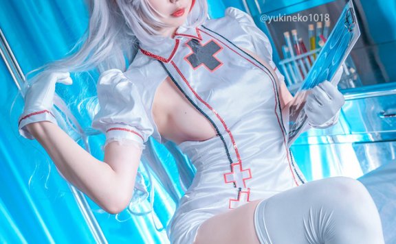 女 coser 在《碧蓝航线》 COS 欧根亲王,婀罗多姿俘获男人心