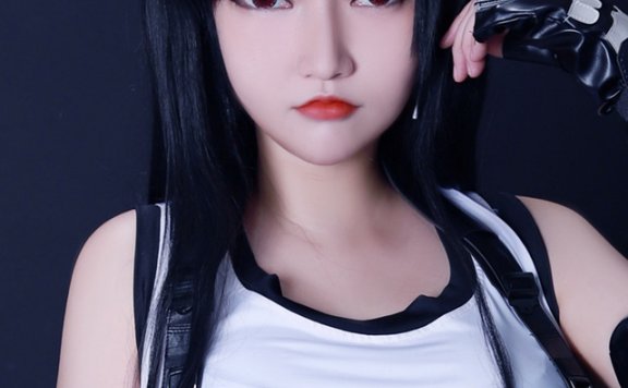 coser@Potato Godzilla变身《最终幻想VII》中的蒂法,活力四射