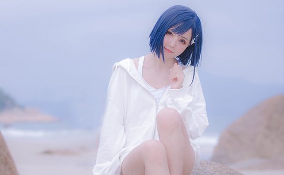 猫步她老公哀子 cos 作品 | 猫步她老公哀子 cos《DARLING in the FRANXX》莓