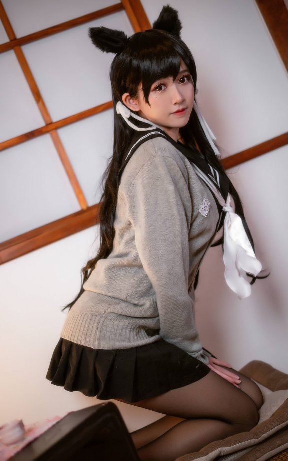 鳗鱼霏儿cos爱宕 | 鳗鱼霏儿_碧蓝航线·爱宕校服cos图集 [14P-578MB]