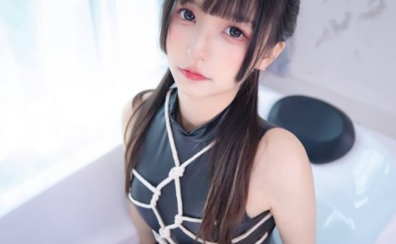 神楽坂真冬_夏日戏水cos | 神楽坂真冬_夏日戏水·死库水cos作品 [75P-204MB]