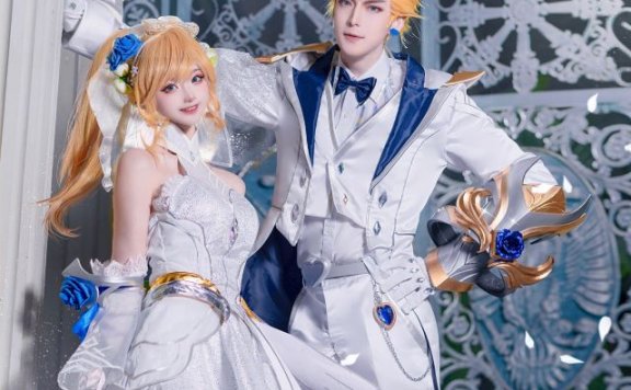 《英雄联盟》:小柔SeeU和W小小白W的“水晶玫瑰”情侣cosplay