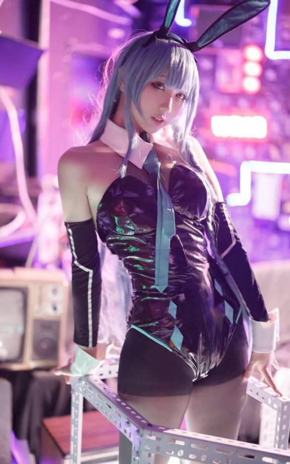 周叽是可爱兔兔cos兔女郎 | 周叽是可爱兔兔_树城兔女郎cos作品[28P-426MB]