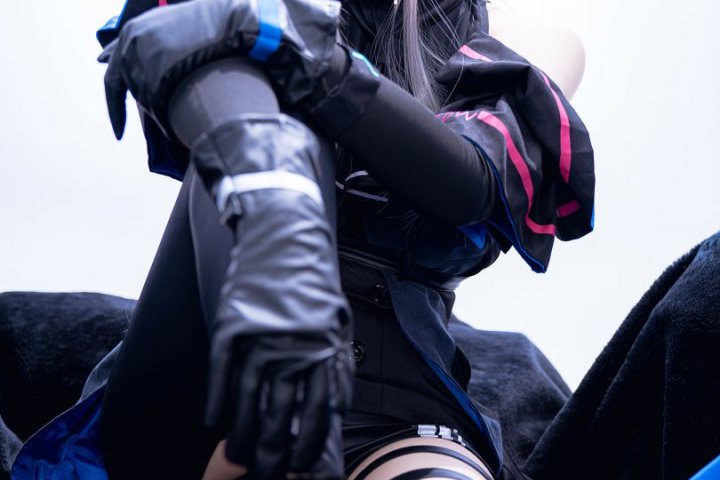 星之迟迟cos斯卡蒂 | 星之迟迟_明日方舟·斯卡蒂cos作品[19P-49MB] - 趣画阁