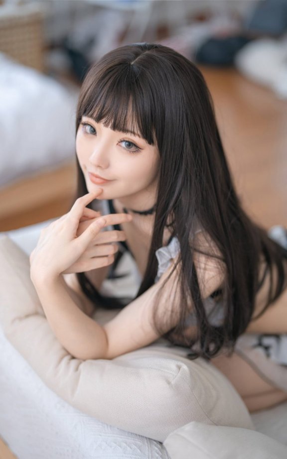 桃良阿宅cosplay图包 | 桃良阿宅_黑白睡裙·午睡cos作品 [30P-153MB]