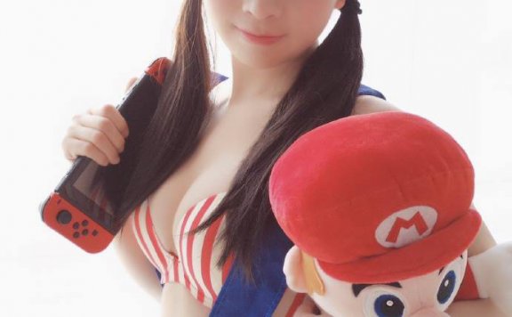 coser@Moi十一在《超级马里奥》游戏中化身可爱的“马里奥 ”