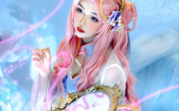 越南女coser@奉燕穿上“乞巧织情”套装化身古典美人王昭君