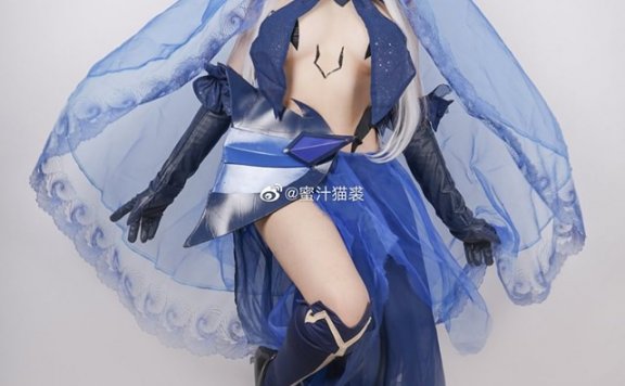 coser@蜜汁猫裘在《约会大作战》化身性感迷人的鸢一折纸