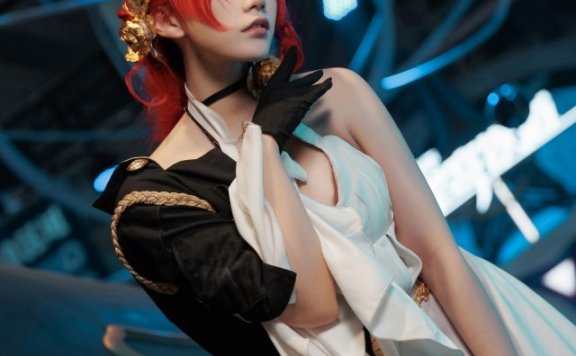 Cien恩恩cos《崩坏:星穹铁道》姬子,才华与魅力再次闪耀舞台