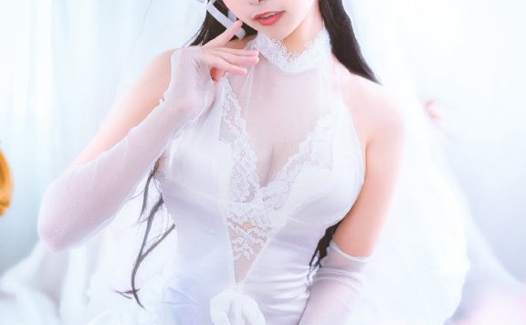 Momoko葵葵cos《碧蓝航线》的爱宕,白花舞动的迷恋