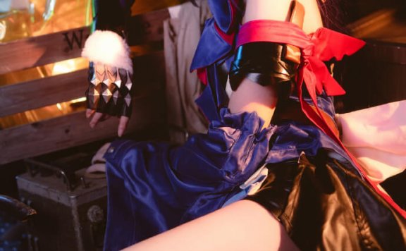 《崩坏:星穹铁道》希儿cosplay,coser@小南宫zzZ展示其迷人魅力