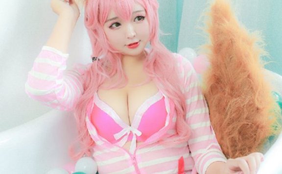 纳砂乖乖cos玉藻前“常服小玉”,展示可爱与迷人之美