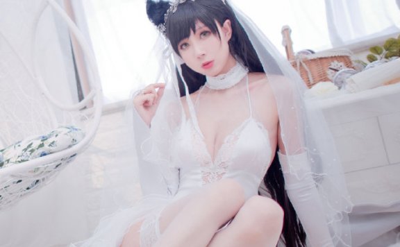 西园寺南歌cos《碧蓝航线》爱宕,迷恋性感的“白花的誓言”