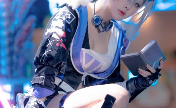 [崩坏：星穹铁道]w百合欧皇子w cos银狼，帅气黑客的迷人魅力